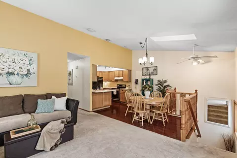 3753 Robin Ln, Eagan, MN 55122 photo 8