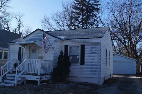 803 11th St NW, Austin, MN 55912