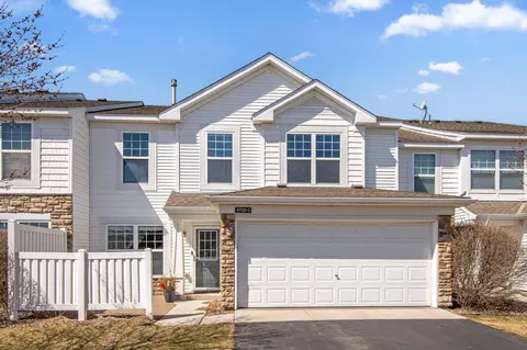 4920 149th St N #3, Hugo, MN 55038