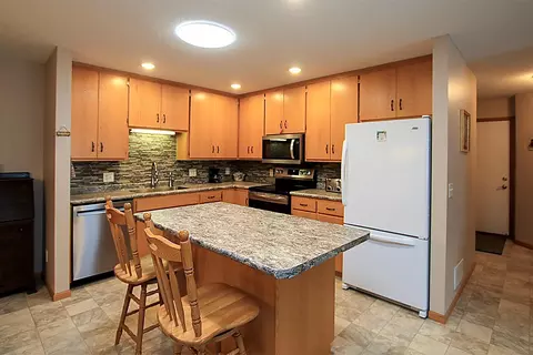 Kitchen - 209 Circle View Dr, Dassel, MN 55325 photo 2 of 2