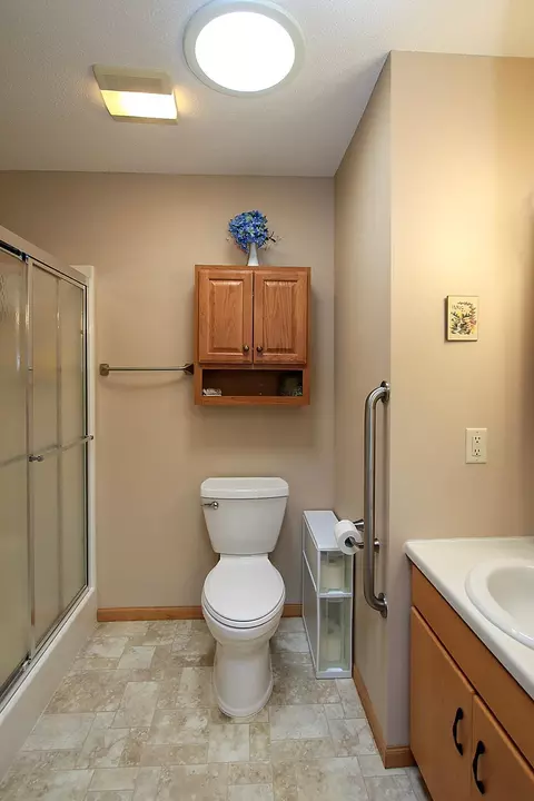 Bath - 209 Circle View Dr, Dassel, MN 55325 photo 1 of 2