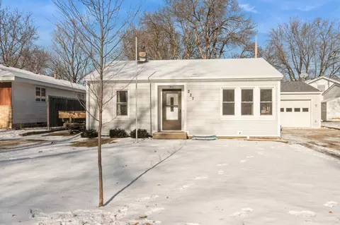 227 7th Ave E, Shakopee, MN 55379