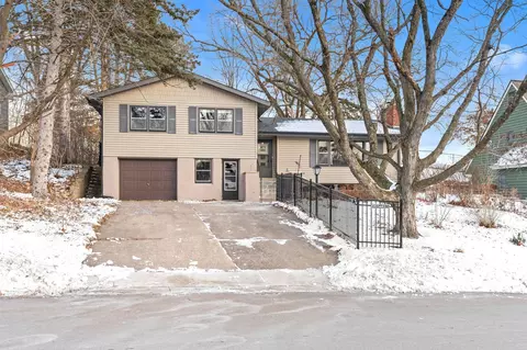 1203 Everett St S, Stillwater, MN 55082