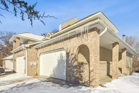 931 Lawnview Ave, Shoreview, MN 55126