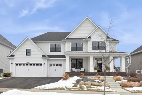 16417 Duluth Trl, Lakeville, MN 55044