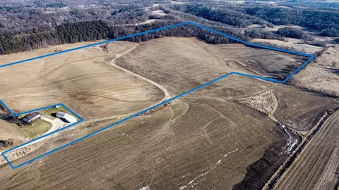 000 Braun Ln, Ettrick, WI 54627