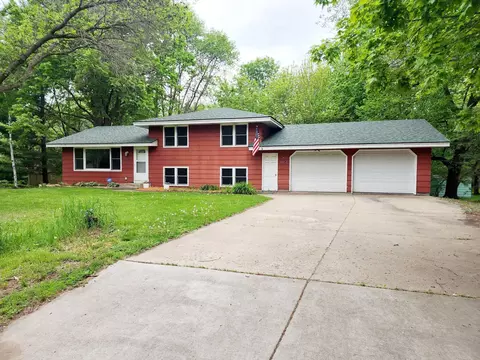 26960 Finley Ave, Wyoming, MN 55092
