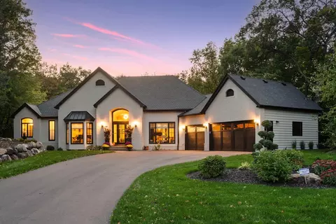 4690 Old Kent Rd, Deephaven, MN 55331