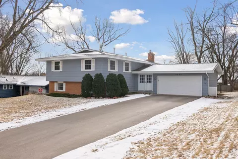 5209 W 105th St, Bloomington, MN 55437