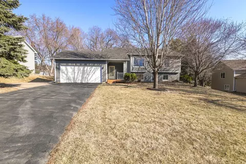 4000 Pennsylvania Ave, Eagan, MN 55123