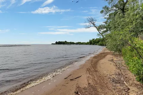 4 Nnn Walnut Rd, Isle, MN 56342