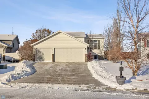 3435 39th Ave S, Fargo, ND 58104