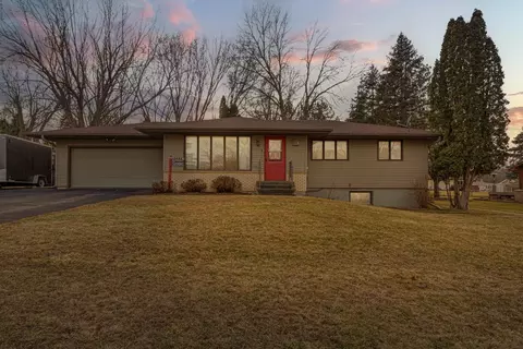 1456 Aldrich Ct, Faribault, MN 55021