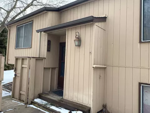 6264 Saint Johns Dr, Eden Prairie, MN 55346