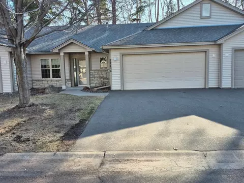 27754 Woodland Dr, Chisago City, MN 55013