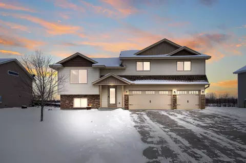 125 E Dickens St, Rush City, MN 55069