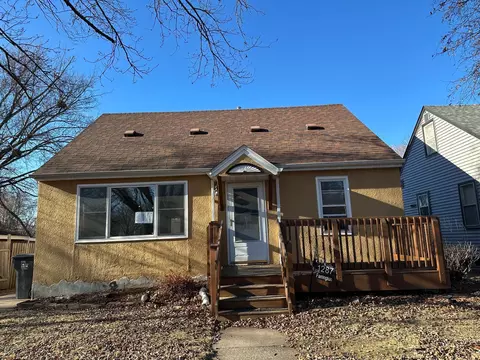 1287 Farrington St, Saint Paul, MN 55117