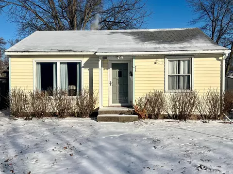 403 3rd St S, Grove City, MN 56243