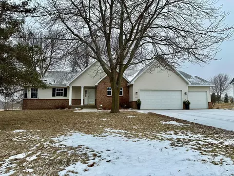 3413 Eagle Ridge Dr E, Willmar, MN 56201