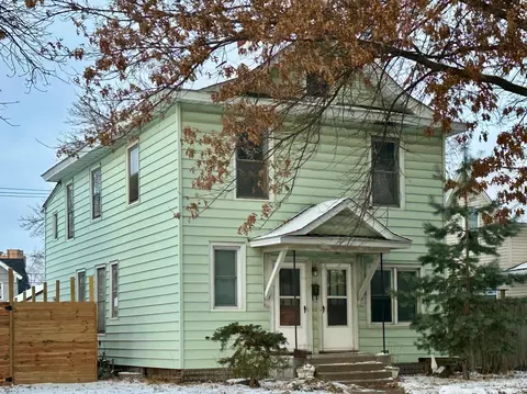 1387 Thomas Ave, Saint Paul, MN 55104