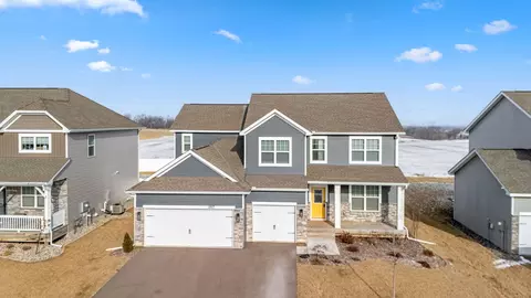 1867 August Dr, Shakopee, MN 55379