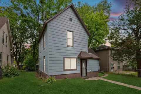 3020 Queen Ave N, Minneapolis, MN 55411