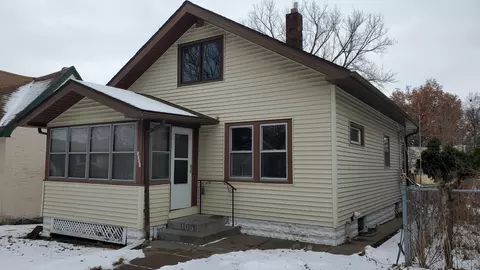 1064 Thomas Ave, Saint Paul, MN 55104