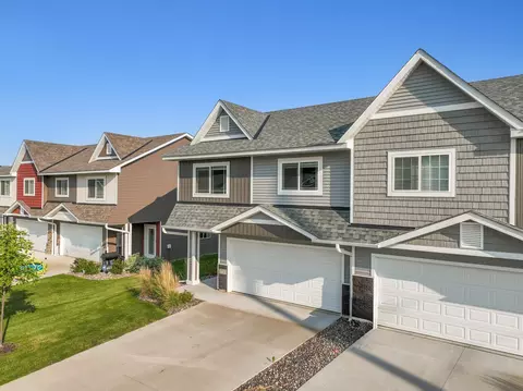 25541 5th St W, Zimmerman, MN 55398