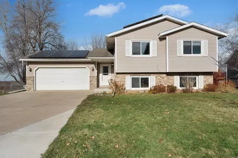 310 Arglen Dr, Owatonna, MN 55060