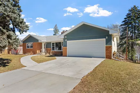 1243 Pike Lake Dr, New Brighton, MN 55112