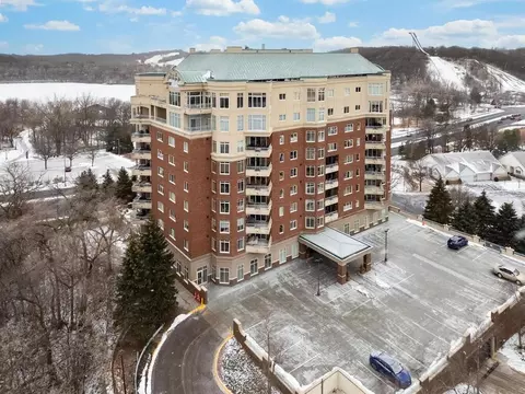 8301 Creekside Cir #510, Bloomington, MN 55437