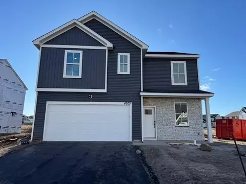 4900 Airlake Dr, Woodbury, MN 55129