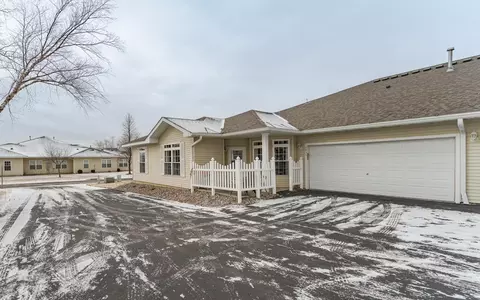 2835 Wellington Ln SW, Rochester, MN 55902