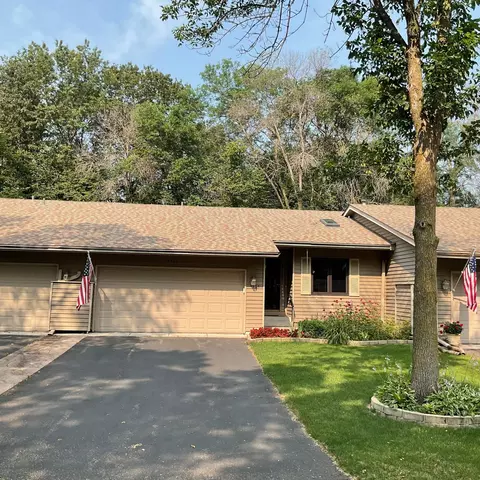 5305 Yorktown Ln N, Plymouth, MN 55442
