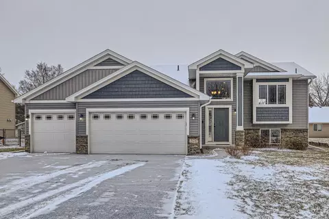 528 Arlo Ln, Circle Pines, MN 55014