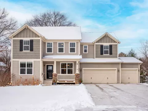 2941 Dunlap Cir N, Roseville, MN 55113