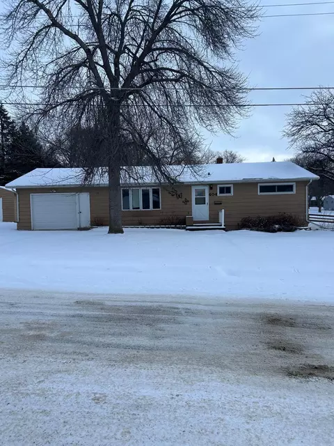 404 3rd St NE, Glenwood, MN 56334