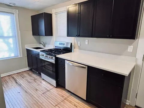 686 Juno Ave, Saint Paul, MN 55102