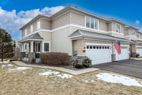 2807 Spy Glass Dr, Chaska, MN 55318