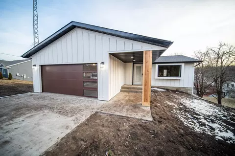 408 20th St SW, Rochester, MN 55902