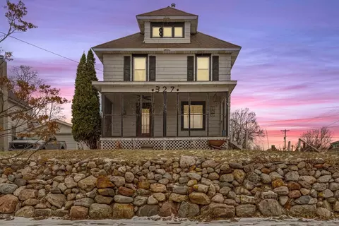 327 9th St NW, Faribault, MN 55021