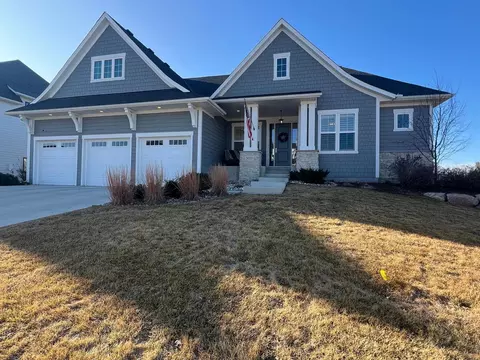 3671 Woodland Cove Pkwy, Minnetrista, MN 55331