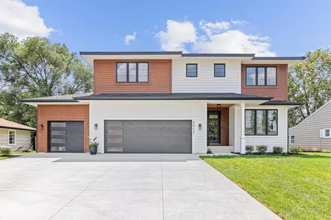 3905 W 58th St, Edina, MN 55424
