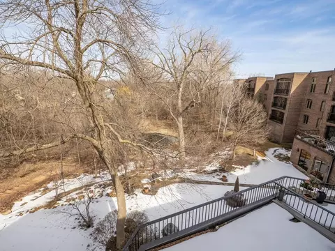 5901 Laurel Ave #326, Golden Valley, MN 55416