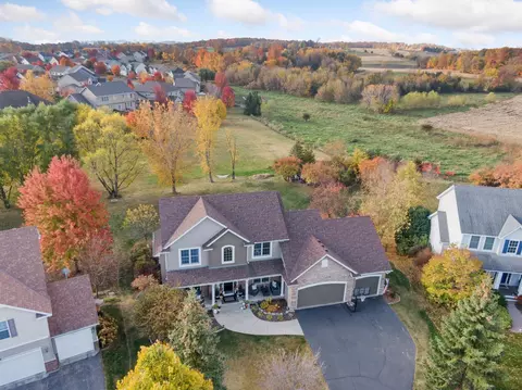 9622 Gander Ln, Minnetrista, MN 55375