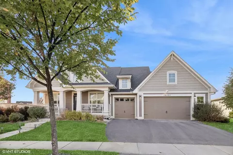 16521 Duluth Trl, Lakeville, MN 55044