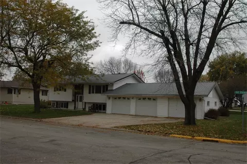 208 7th St NE, Fulda, MN 56131