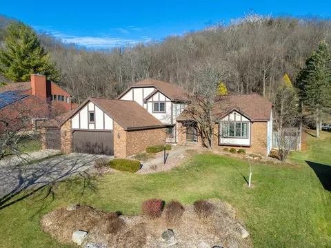 370 Pleasant Hill Dr, Winona, MN 55987