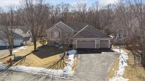 1319 Woods Creek Dr, Delano, MN 55328