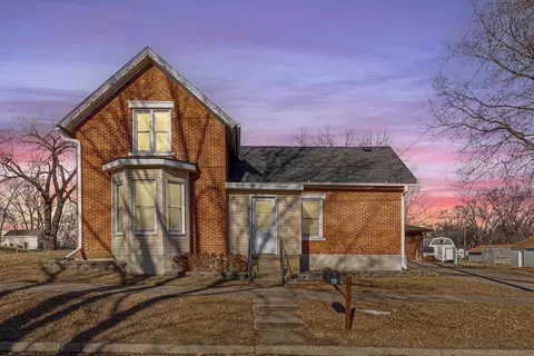 28 13th St NW, Faribault, MN 55021